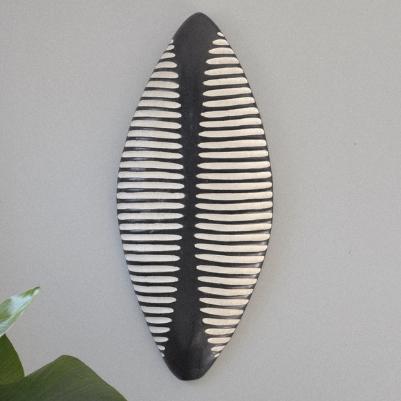 African Carved Wood Shield 27 Inches - Picture 3 of 6